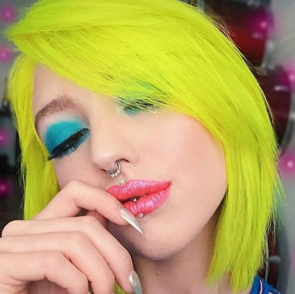 🌟HP🌟GIRLS GIRLS GIRLS Medusa Makeup METAL Gloss NWT - Picture 2 of 8